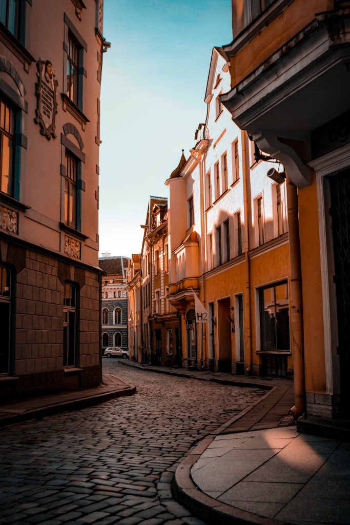 IELTS Speaking Part 1 hometown questions: a street in an old town